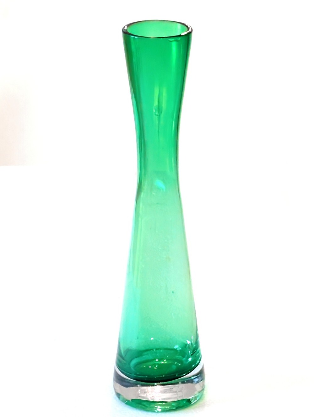 Beautiful Mid-Century Modern Green Art Glass Hand-blown Vase